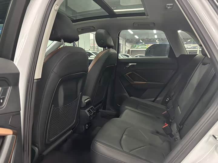 720x540_0_q87_c42_autohomecar__ChtpWGmlg2iAIayrAAVz1VqxZLs222