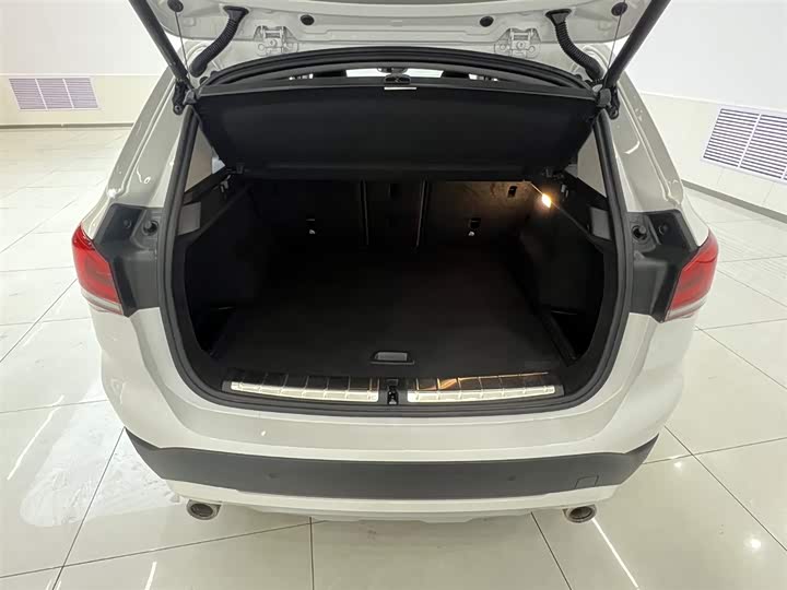 720x540_0_q87_c42_autohomecar__ChxpV2mG6FKAGLFNAAGDhNqdm9A000