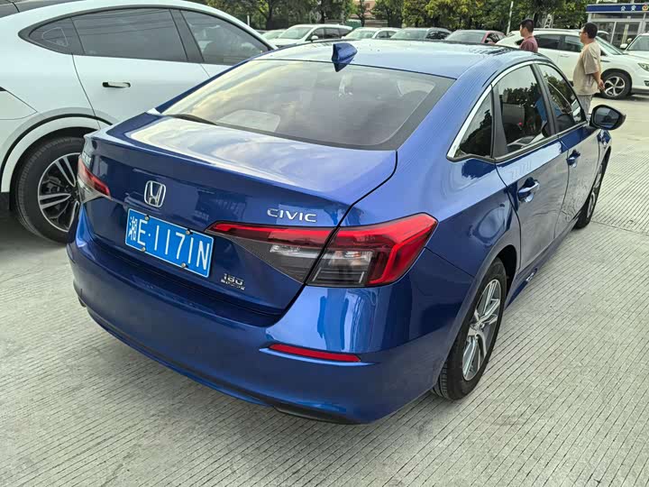 720x540_0_q87_c42_autohomecar__ChxpVml0jDeATYH3AAtlIiCQmSg786
