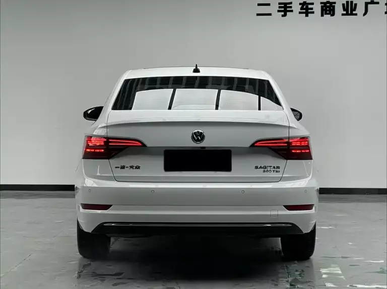 900x675_0_q87_c42_autohomecar__Chto52nNzQWAec4wAAWP16wHs0U278.jpg