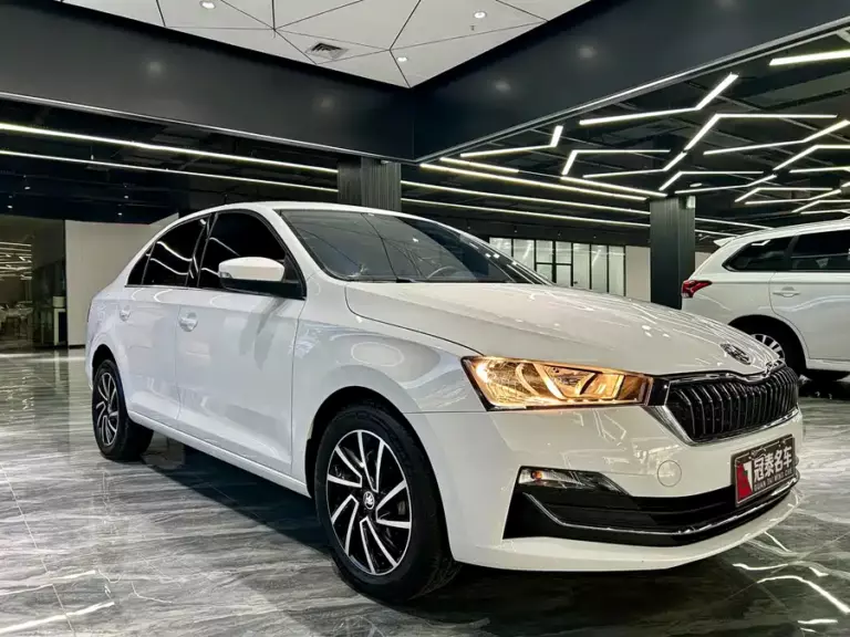 900x675_0_q87_c42_autohomecar__ChtpWGnLaTKAKOQFAAsMZEu4zko511.jpg