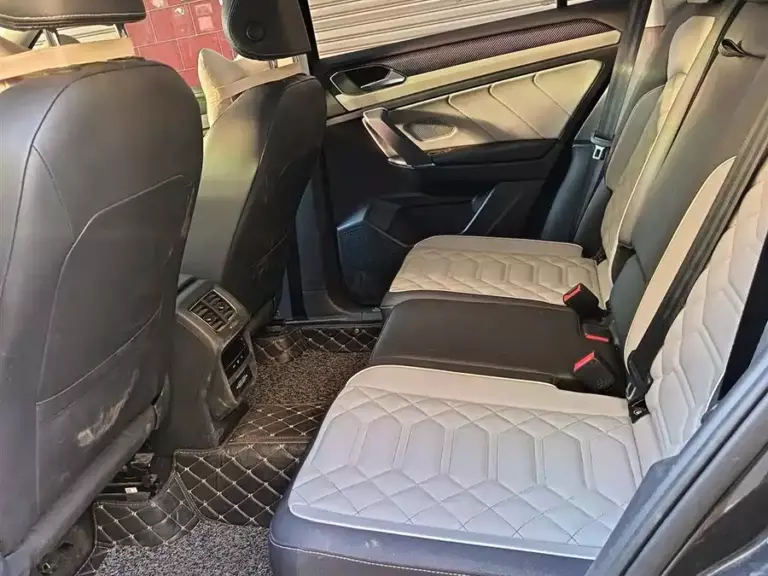 900x675_0_q87_c42_autohomecar__ChtpWGoawLuAfOZ6AAREagAzMjM449.jpg