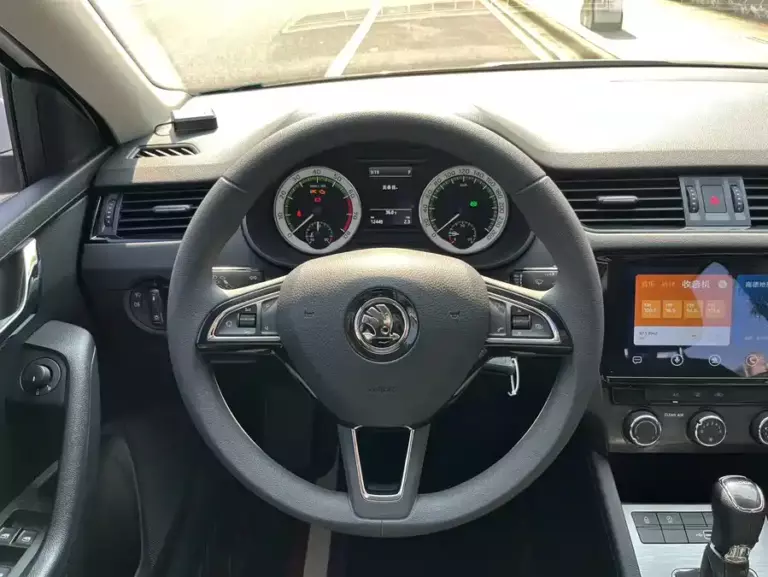 900x675_0_q87_c42_autohomecar__ChtpWGoc9l6AOcOuAAPtVIzydsg915.jpg