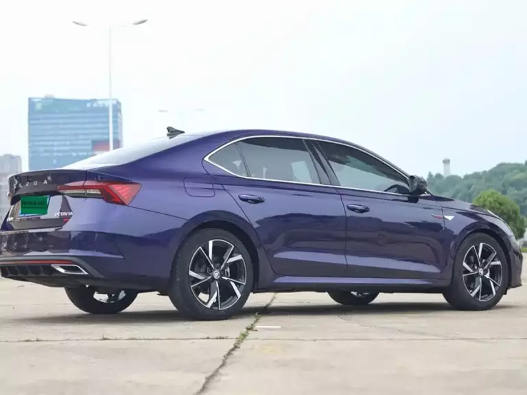 900x675_0_q87_c42_autohomecar__ChtpWGoYENyAMpEVAAFCH-s2cXg652.jpg