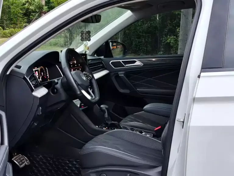 900x675_0_q87_c42_autohomecar__ChtpWGoZP1qAdW70AATMvbrnnvs044.jpg