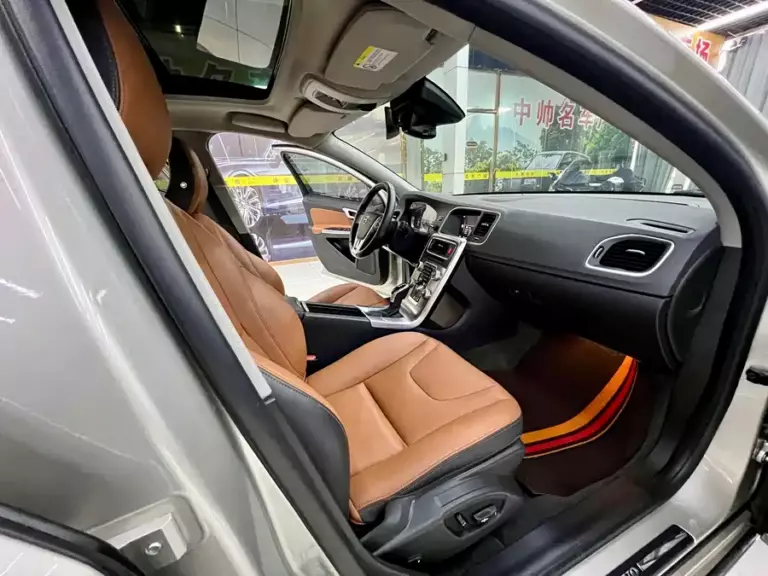 900x675_0_q87_c42_autohomecar__ChxpVWmjsICAckguAAmpmIOhXag974.jpg