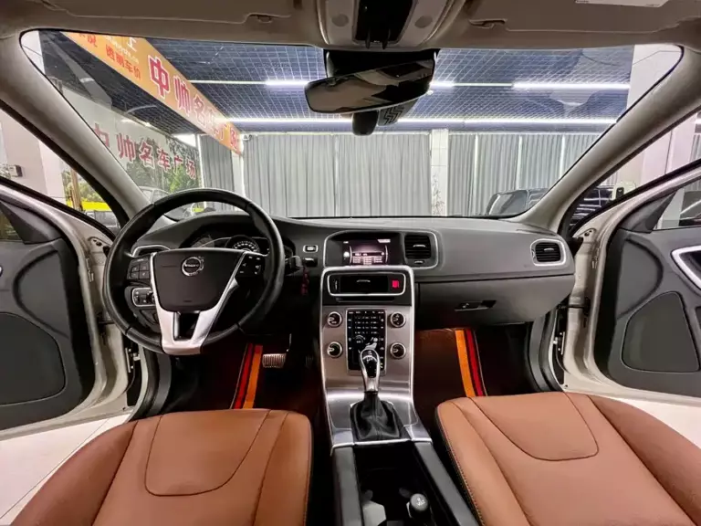 900x675_0_q87_c42_autohomecar__ChxpVWmjsIGAABDZAAt28U-PuFI015.jpg