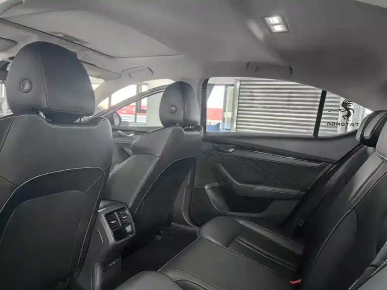 900x675_0_q87_c42_autohomecar__ChxpVWoIZP-AcA8bAAN8CSFLYsc354.jpg