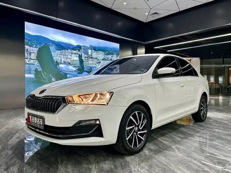 900x675_0_q87_c42_autohomecar__ChxpWGnLaTGAH_5mAAsrgbSWsYs618.jpg