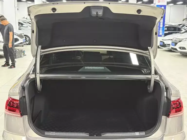900x675_0_q87_c42_autohomecar__ChxpWGonqC2AaXPlAAcJK4hIHJI096.jpg