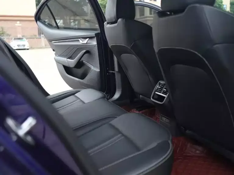 900x675_0_q87_c42_autohomecar__ChxpWGoYEN2AHvBjAAEP4lUyfJo226.jpg
