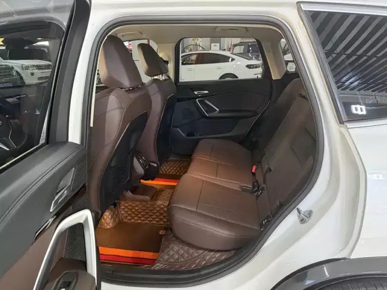 900x675_0_q87_c42_autohomecar__ChxpV2pe4FyAbMHOAAivWoyW2dw884.jpg