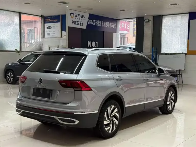 900x675_0_q87_c42_autohomecar__ChtpWGnbLo6AVLzGAAIc6rKDi1o443.jpg