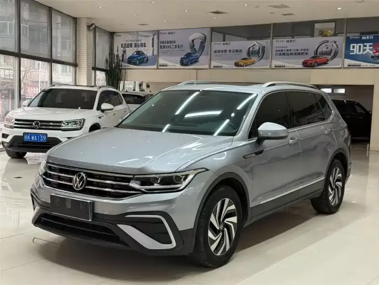 900x675_0_q87_c42_autohomecar__ChxpV2nbLo6ASTqRAAIwa44JiBI582.jpg