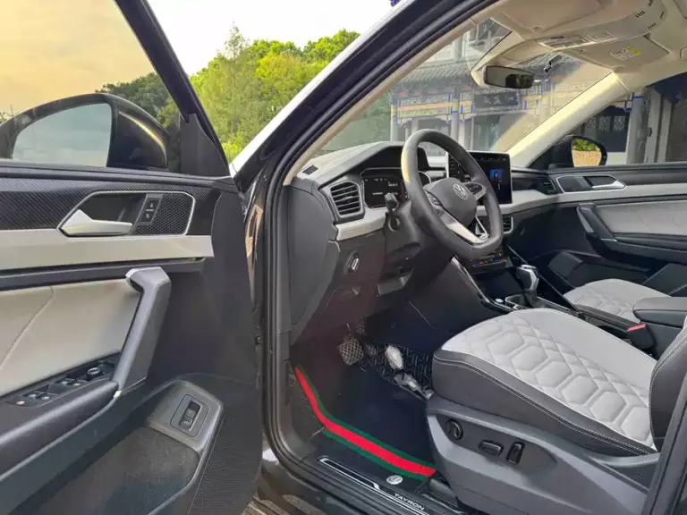 900x675_0_q87_c42_autohomecar__ChxpVmoQLciASKfzAAnXpFlFf_M253.jpg